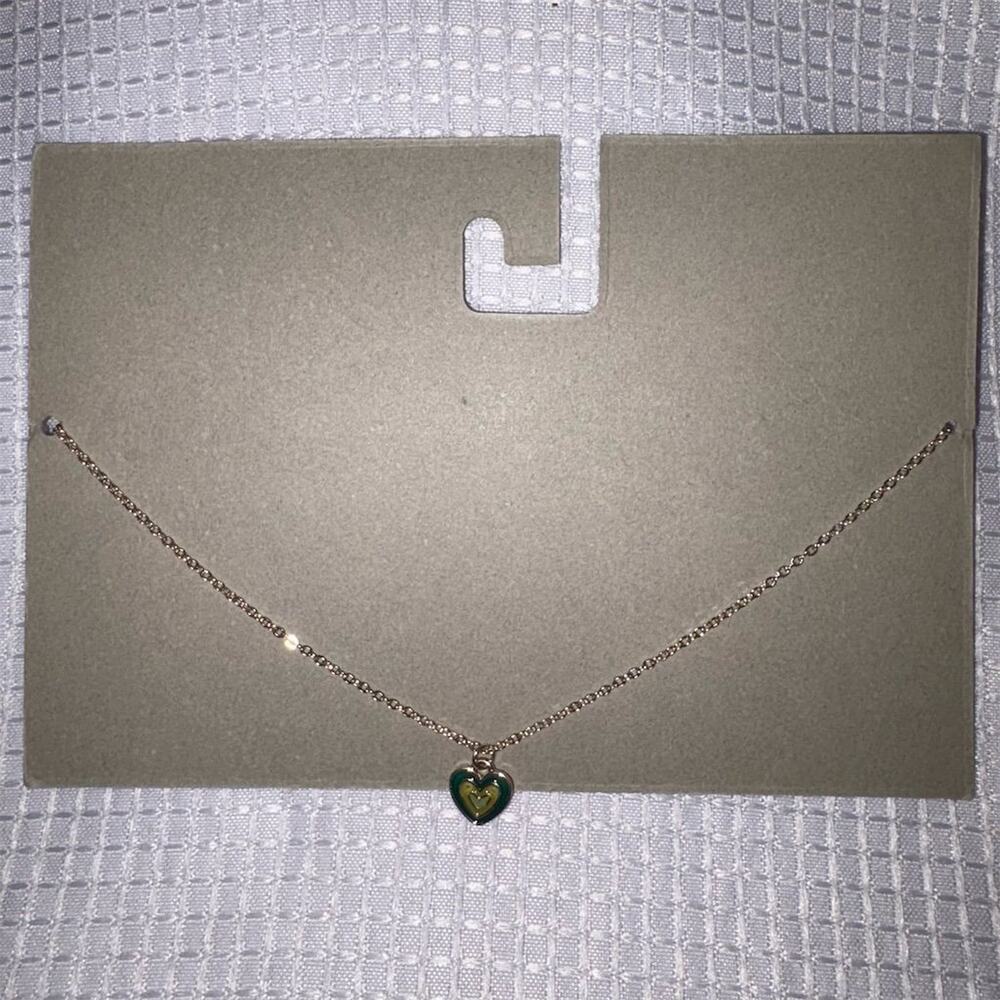 Urban Outfitters Green Heart Pendant Necklace Adjustable Gold-Toned